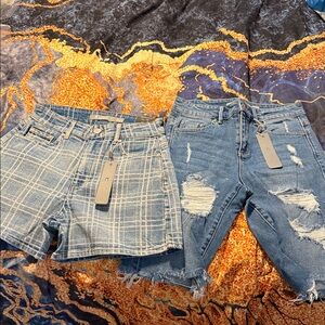 Tractr Women's Blue and Plaid Jean Shorts